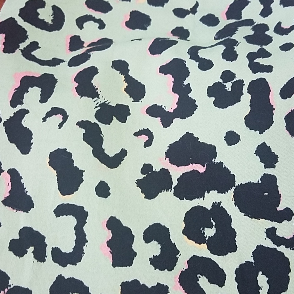 NWOT Forever 21 Knee Length Animal Print Skirt - Picture 4 of 8